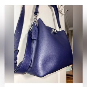 Coach Willow Shoulder Bag C2621